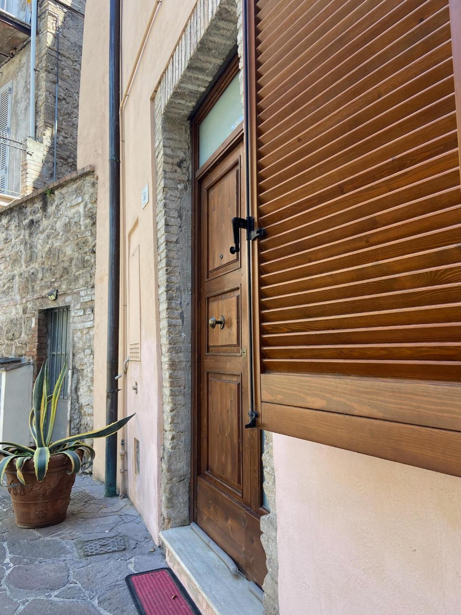 Appartamento Terni Centro ภายนอก รูปภาพ